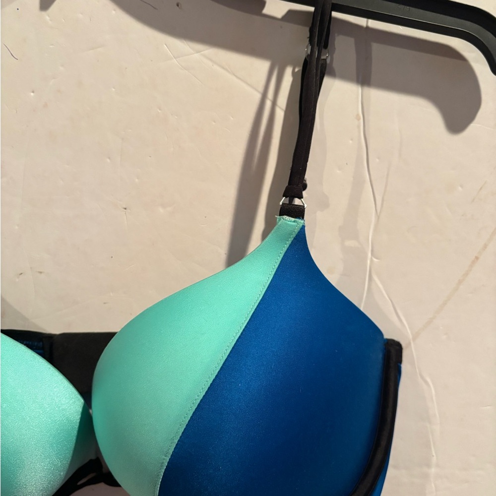 Victoria’s Secret Sz 36D Bombshell Plunge Colorblock Underwire Bra - Picture 3 of 10